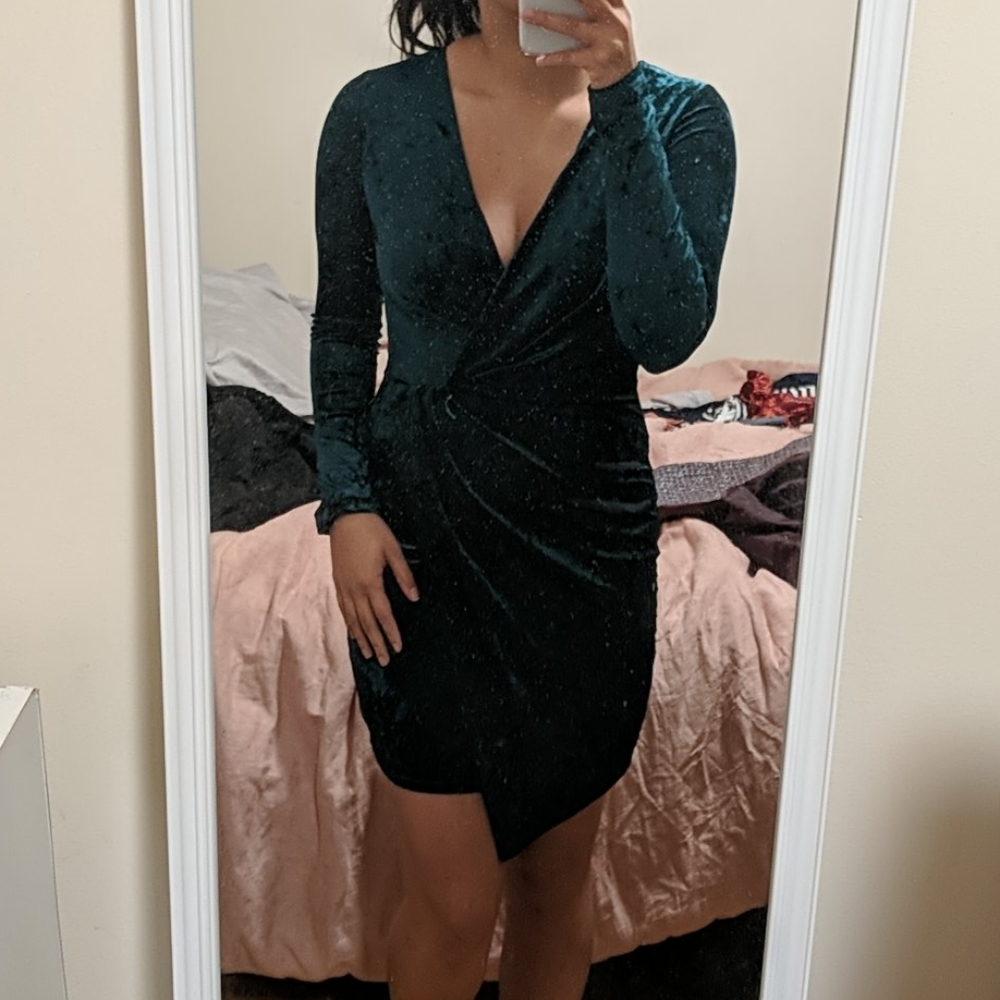 DONATED 💥Green Velvet Long Sleeve Dress